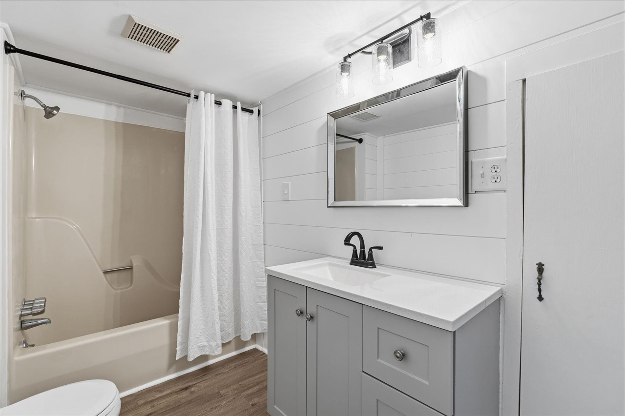 1308 Lehman Avenue Property Photo 18
