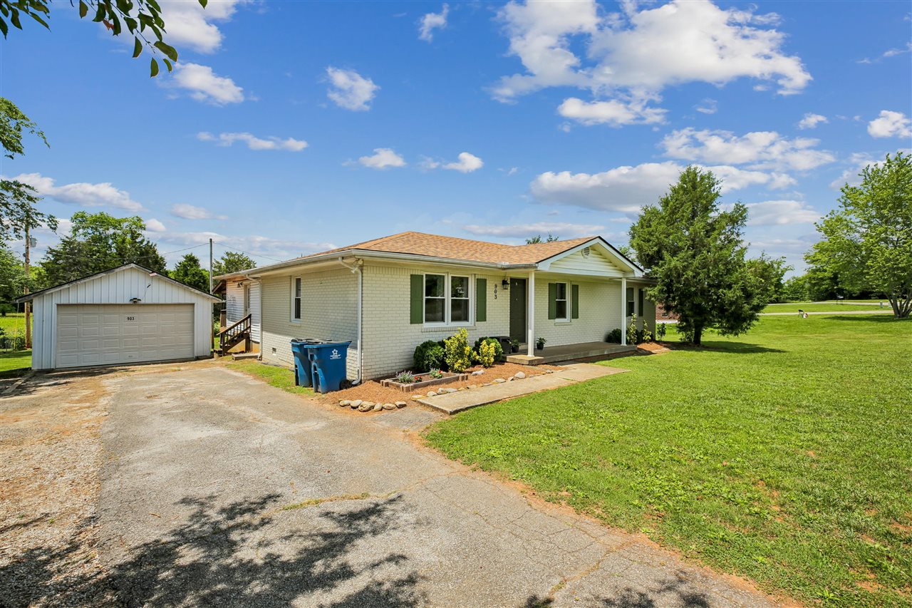 903 Wren Road