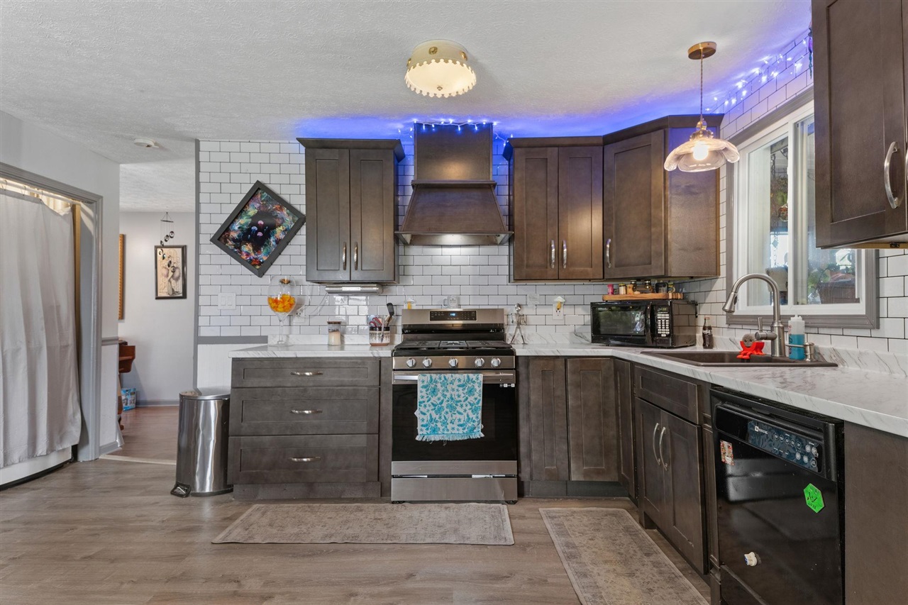 3302 Smallhouse Road Property Photo 8