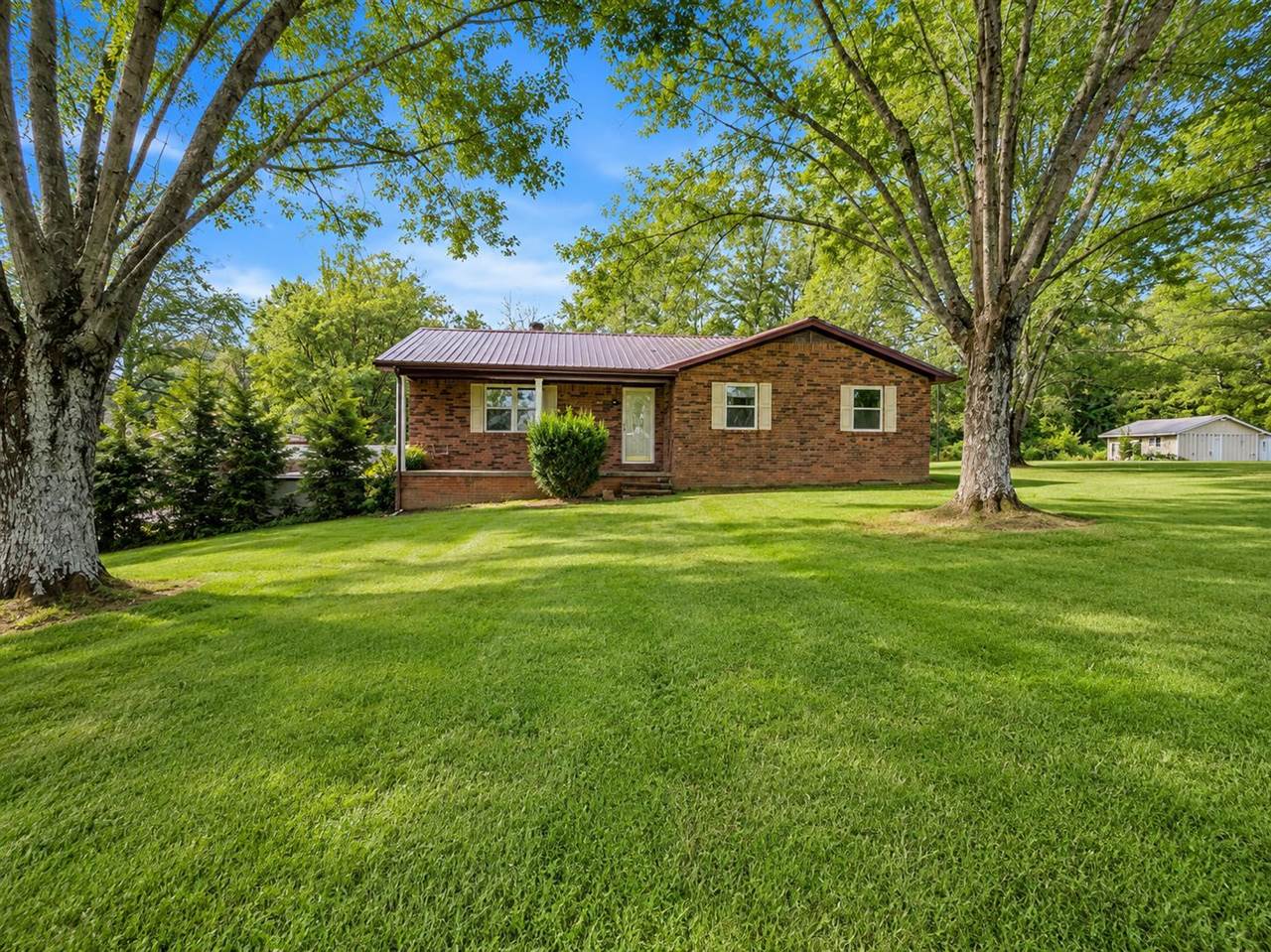 4985 Glasgow Road Property Photo 1