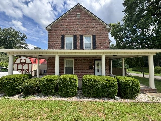 602 E Broad Street Property Photo 1