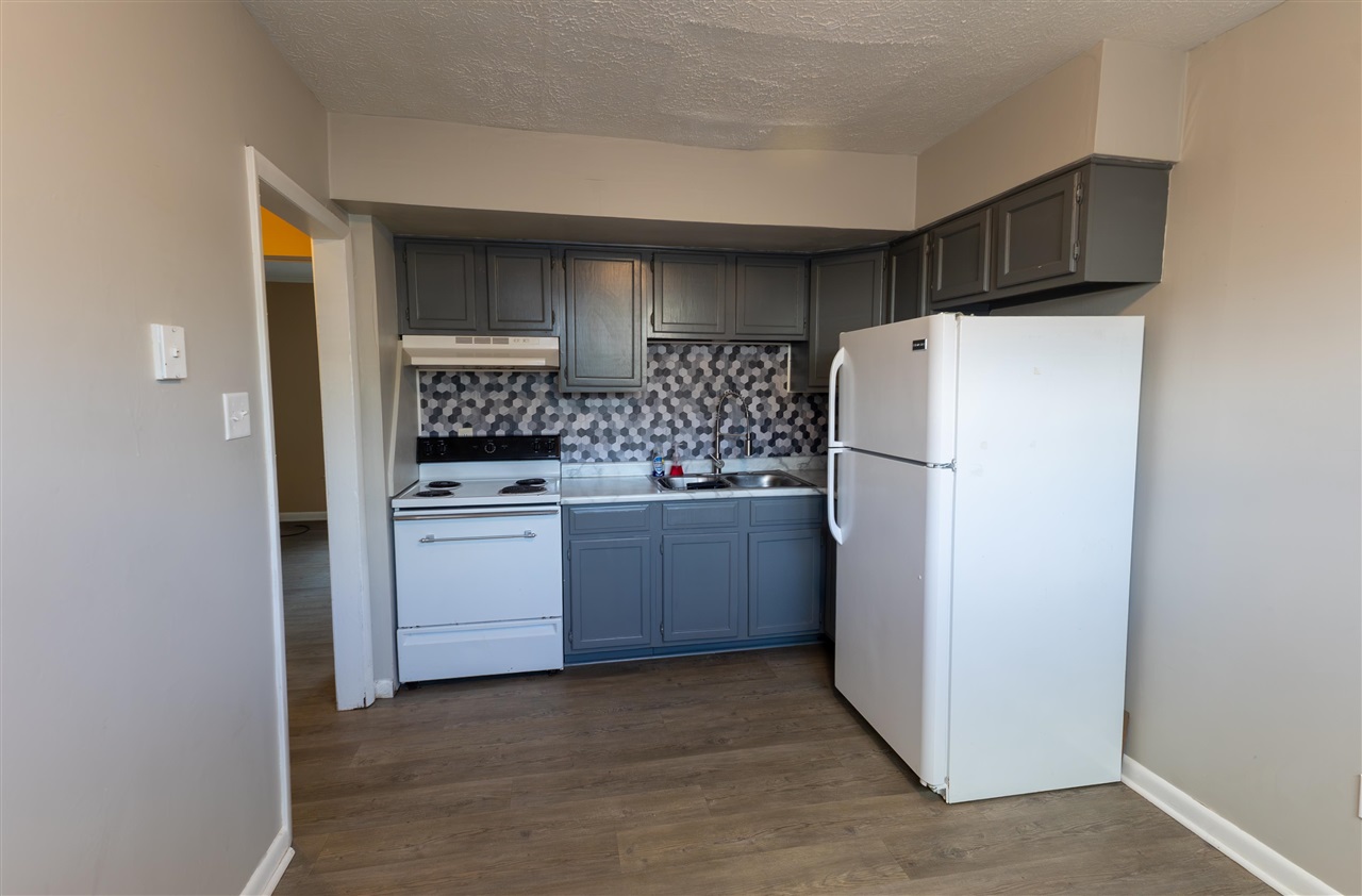 105 Windy Circle Property Photo 3