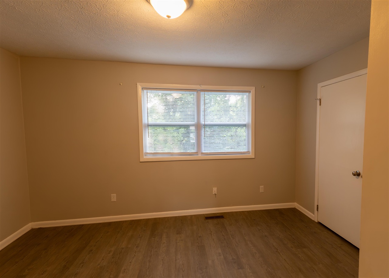 105 Windy Circle Property Photo 7