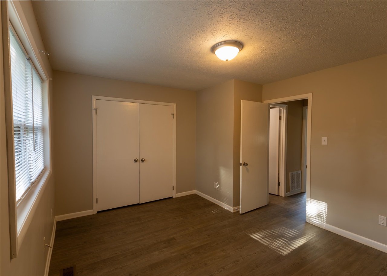 105 Windy Circle Property Photo 8