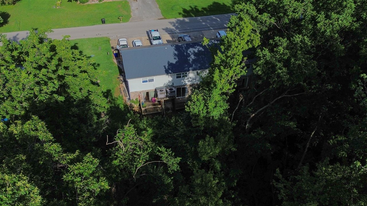 105 Windy Circle Property Photo 17