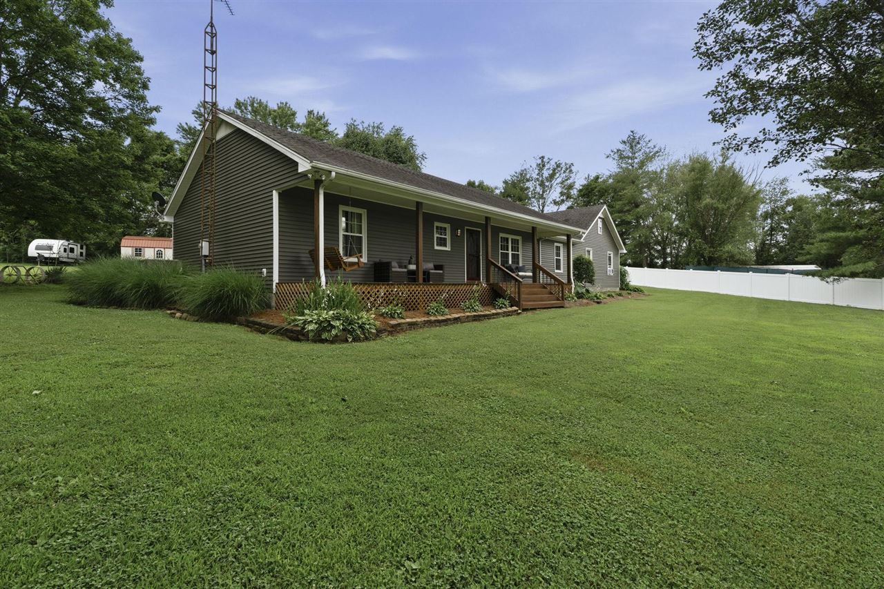 1040 Rapids Road Property Photo 3