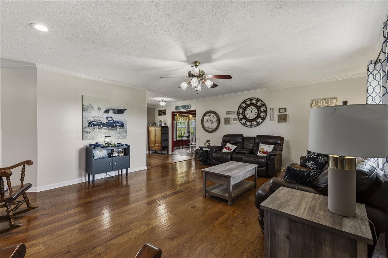 1040 Rapids Road Property Photo 7