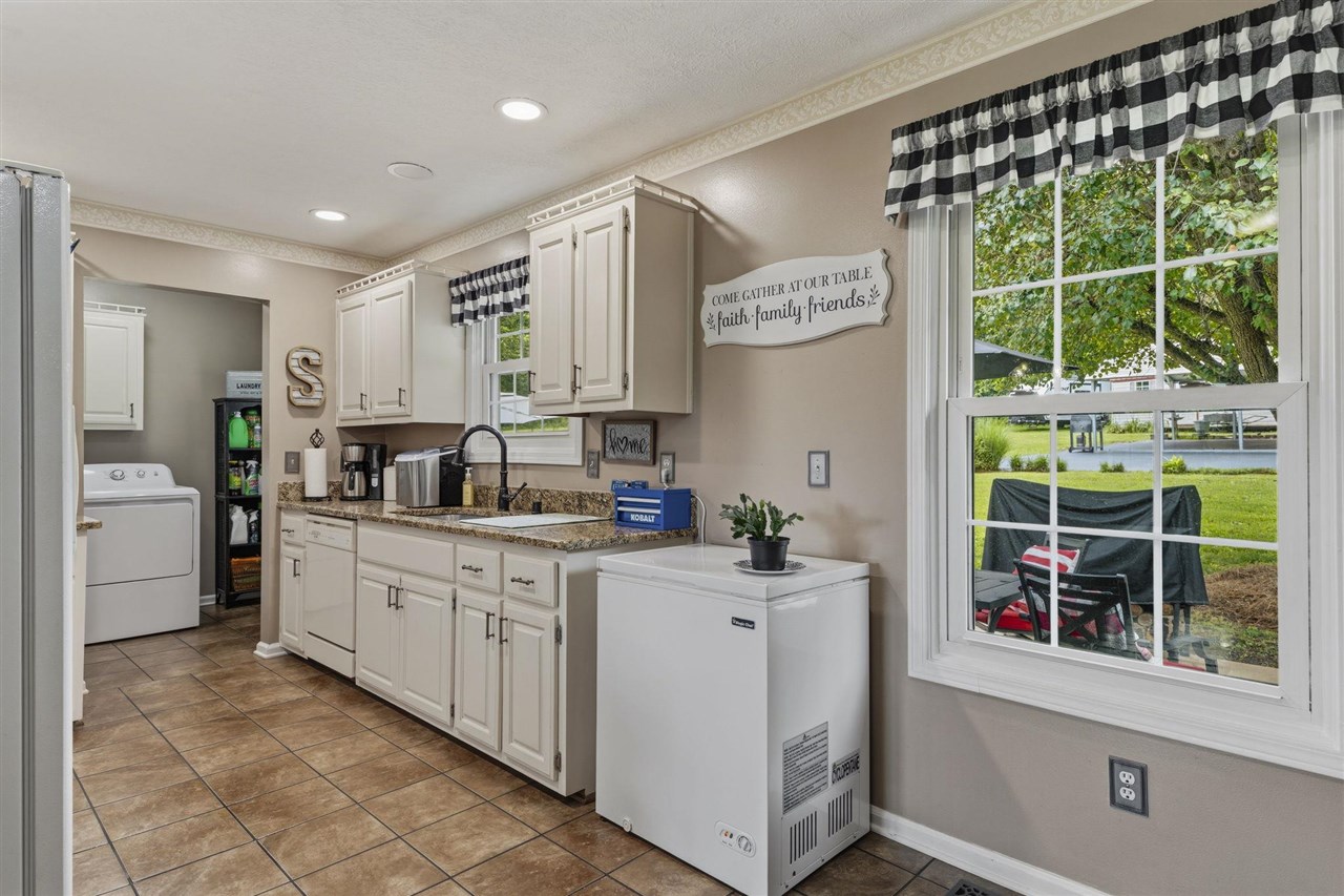 1040 Rapids Road Property Photo 12