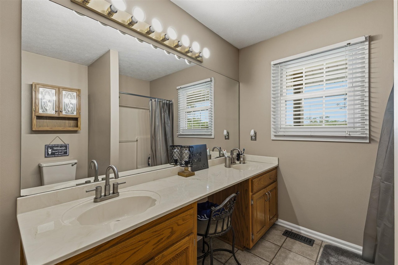 1040 Rapids Road Property Photo 16