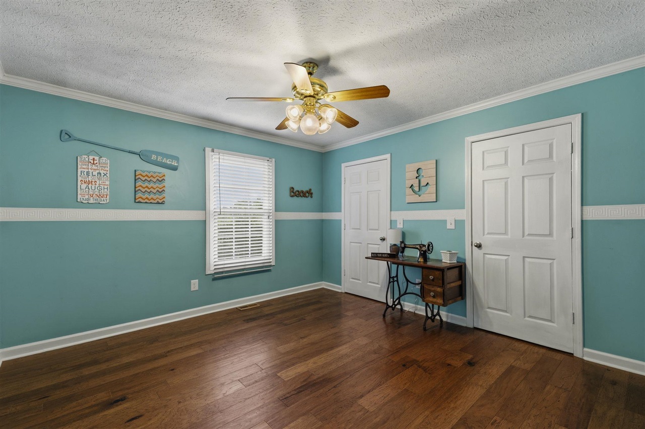 1040 Rapids Road Property Photo 18