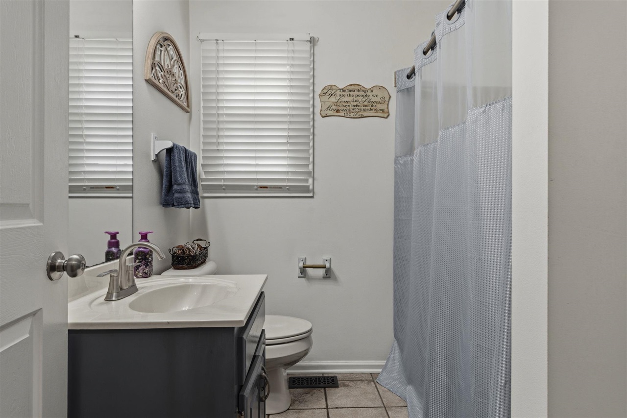 1040 Rapids Road Property Photo 19