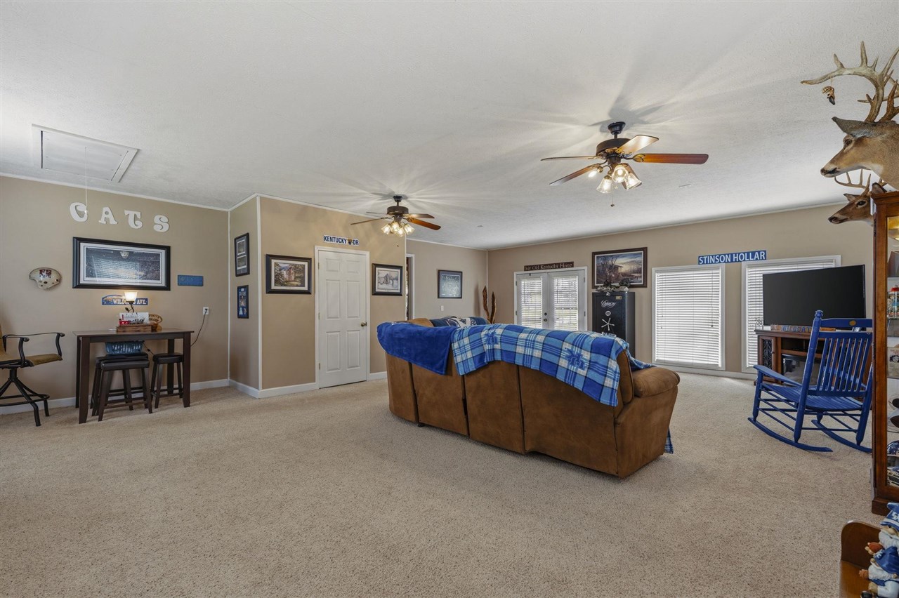 1040 Rapids Road Property Photo 21