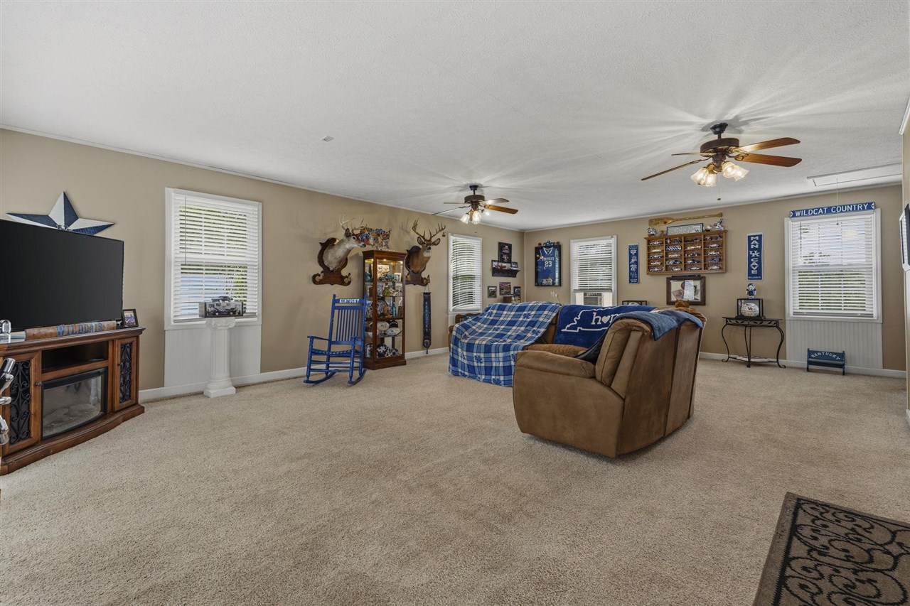 1040 Rapids Road Property Photo 22