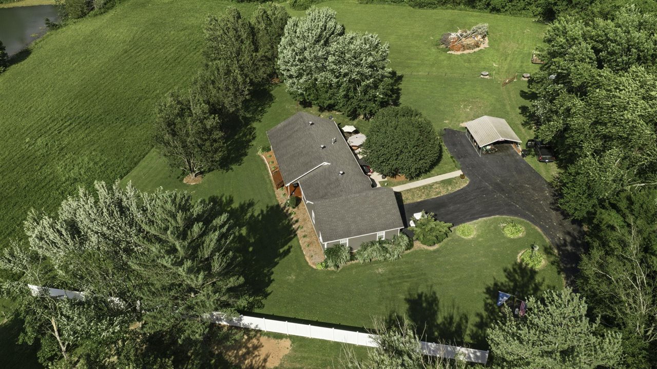 1040 Rapids Road Property Photo 27