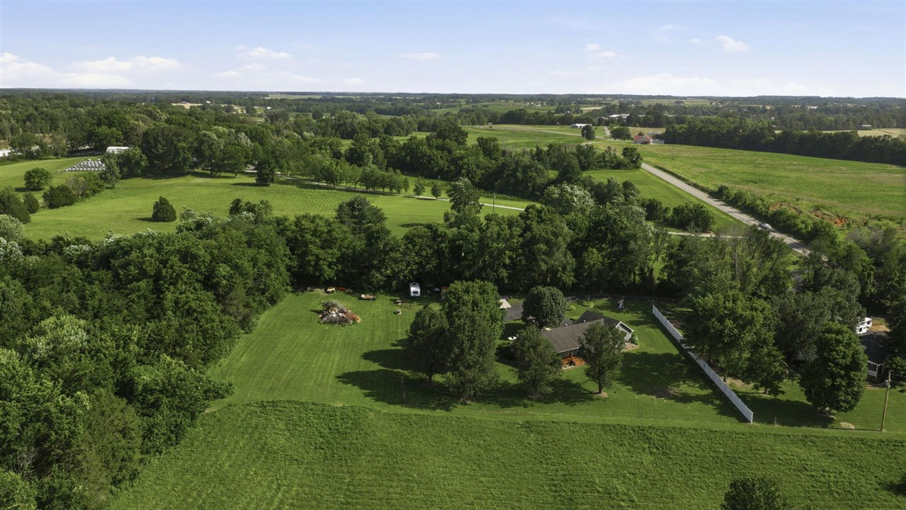 1040 Rapids Road Property Photo 30