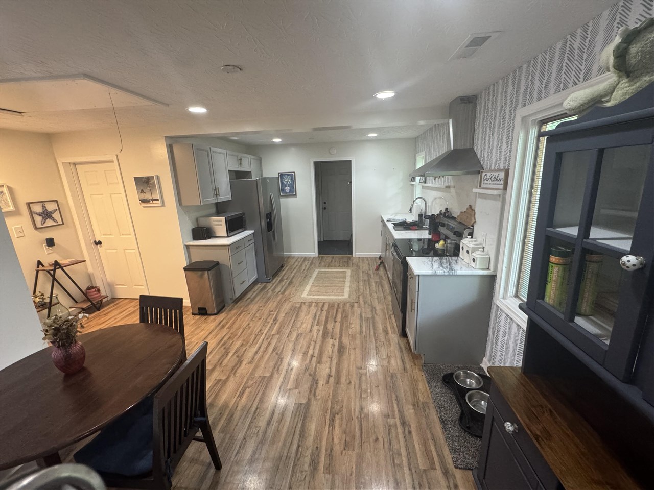 614 N Jackson Street Property Photo 5