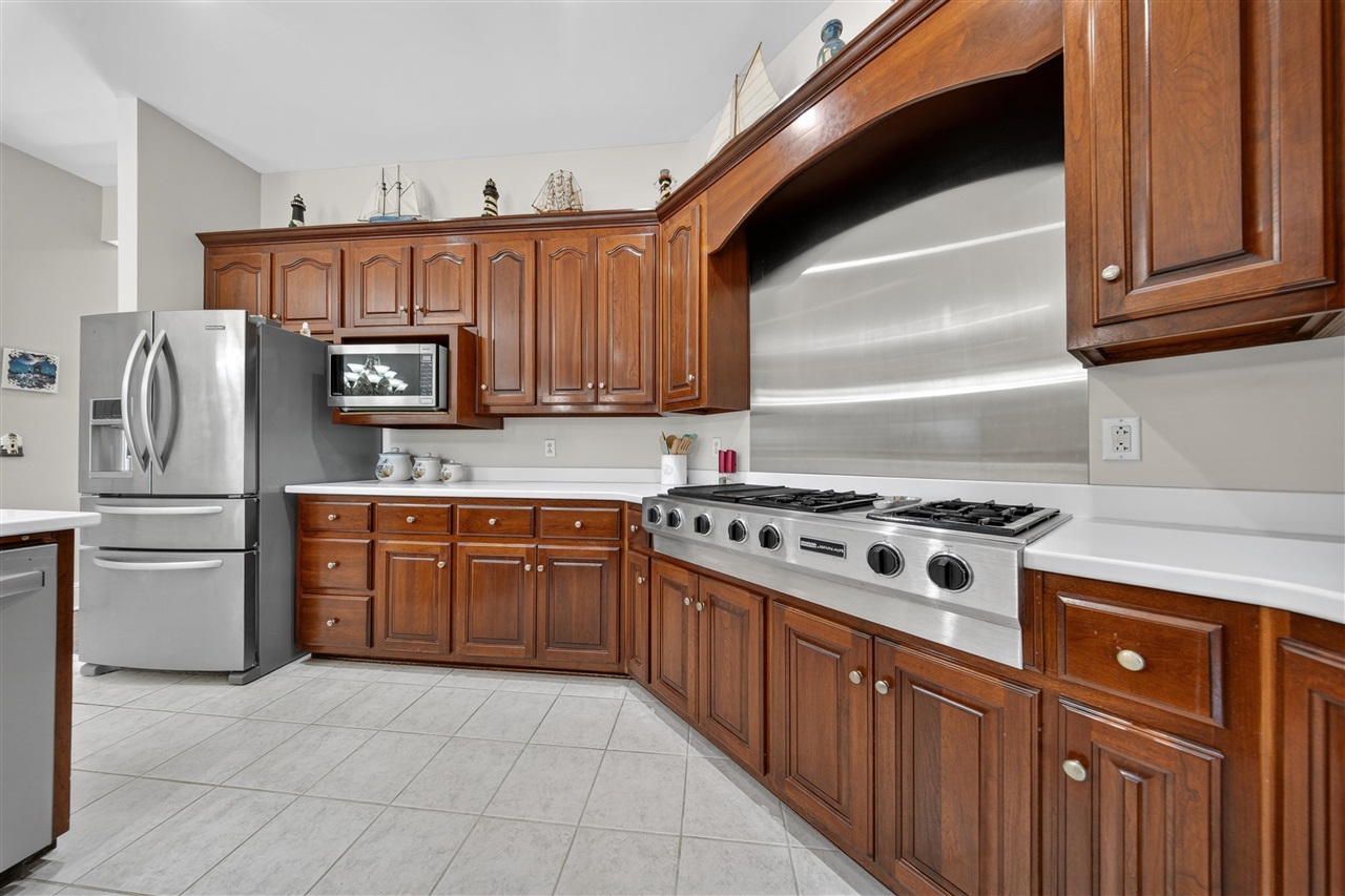 100 Tolbert Lane Property Photo 6
