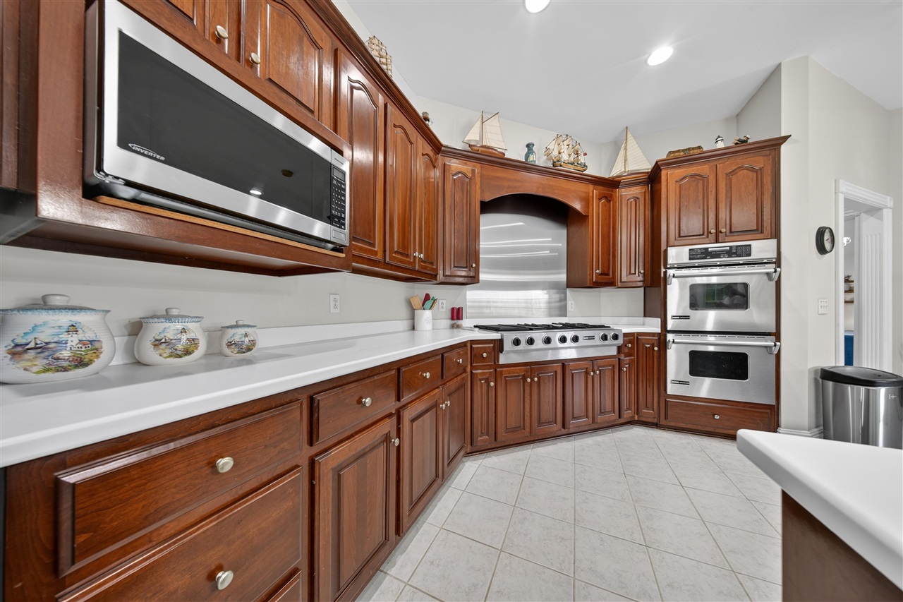 100 Tolbert Lane Property Photo 7