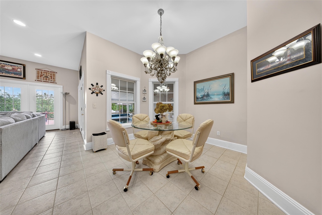 100 Tolbert Lane Property Photo 11