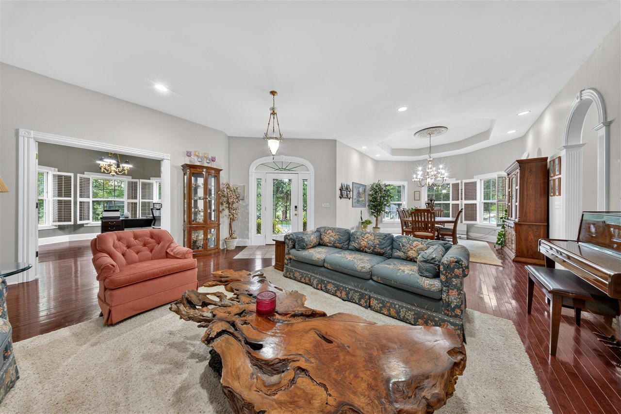 100 Tolbert Lane Property Photo 15