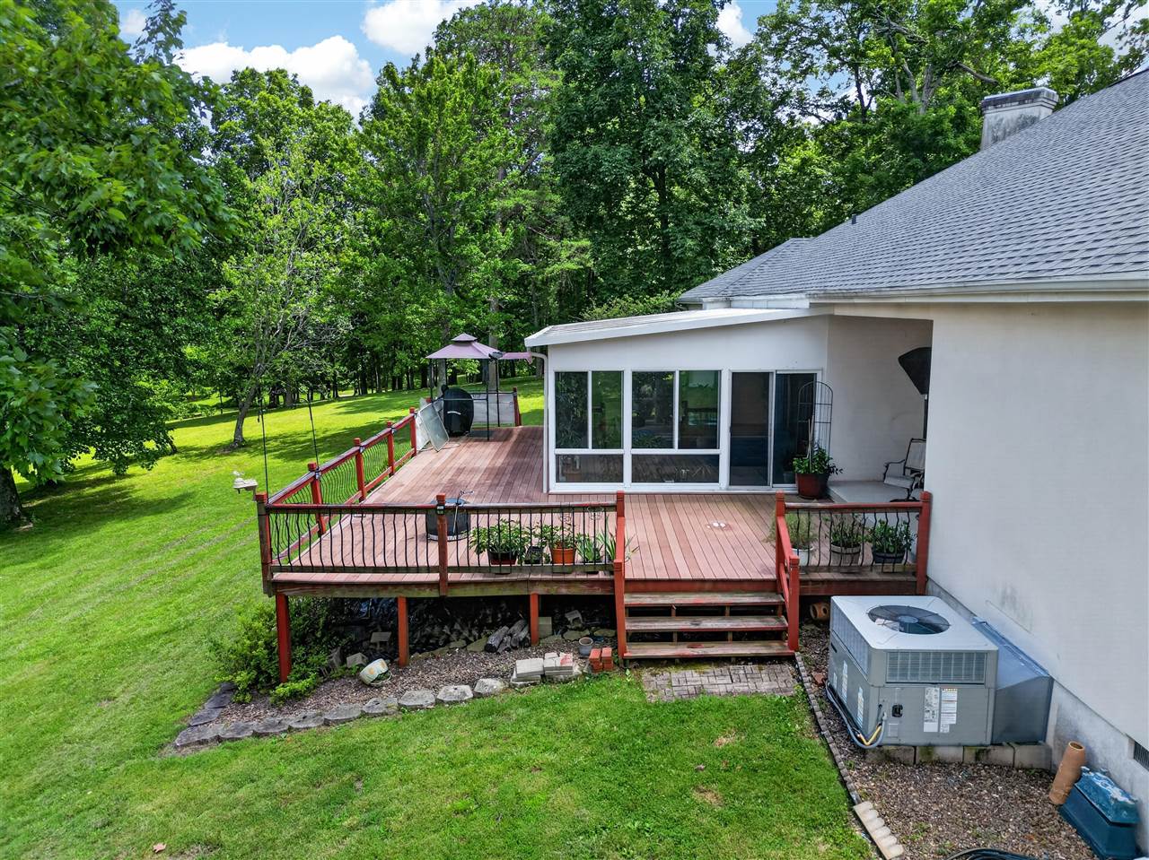 100 Tolbert Lane Property Photo 43