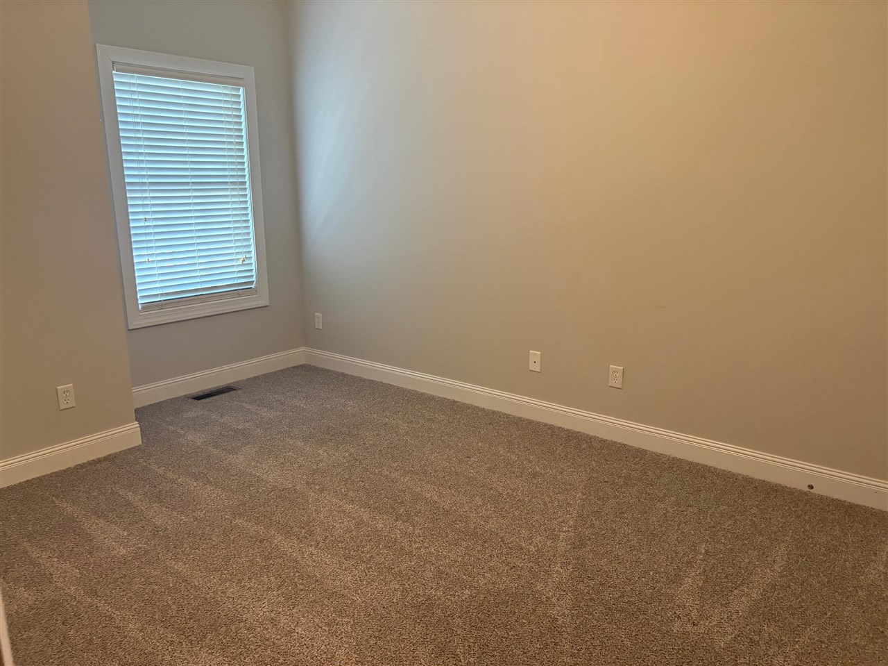 2627 Ashgate Drive Property Photo 10