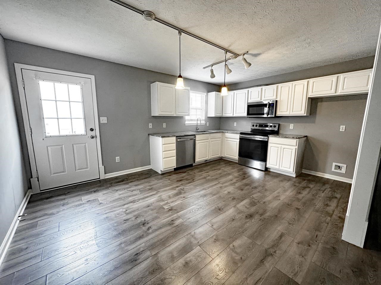 377 Kenlee Circle Property Photo 4