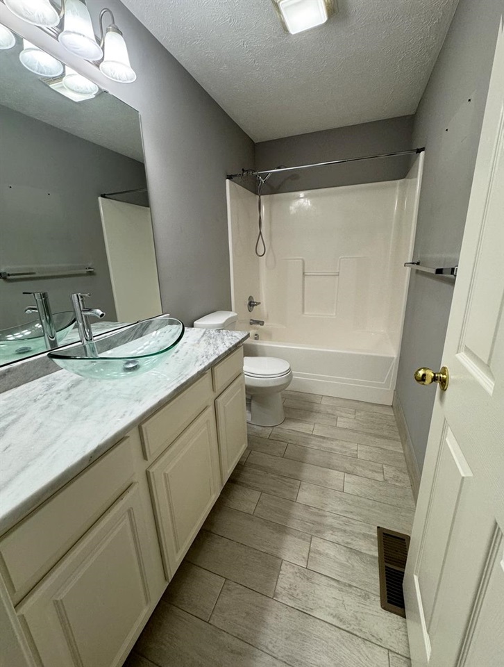 377 Kenlee Circle Property Photo 6