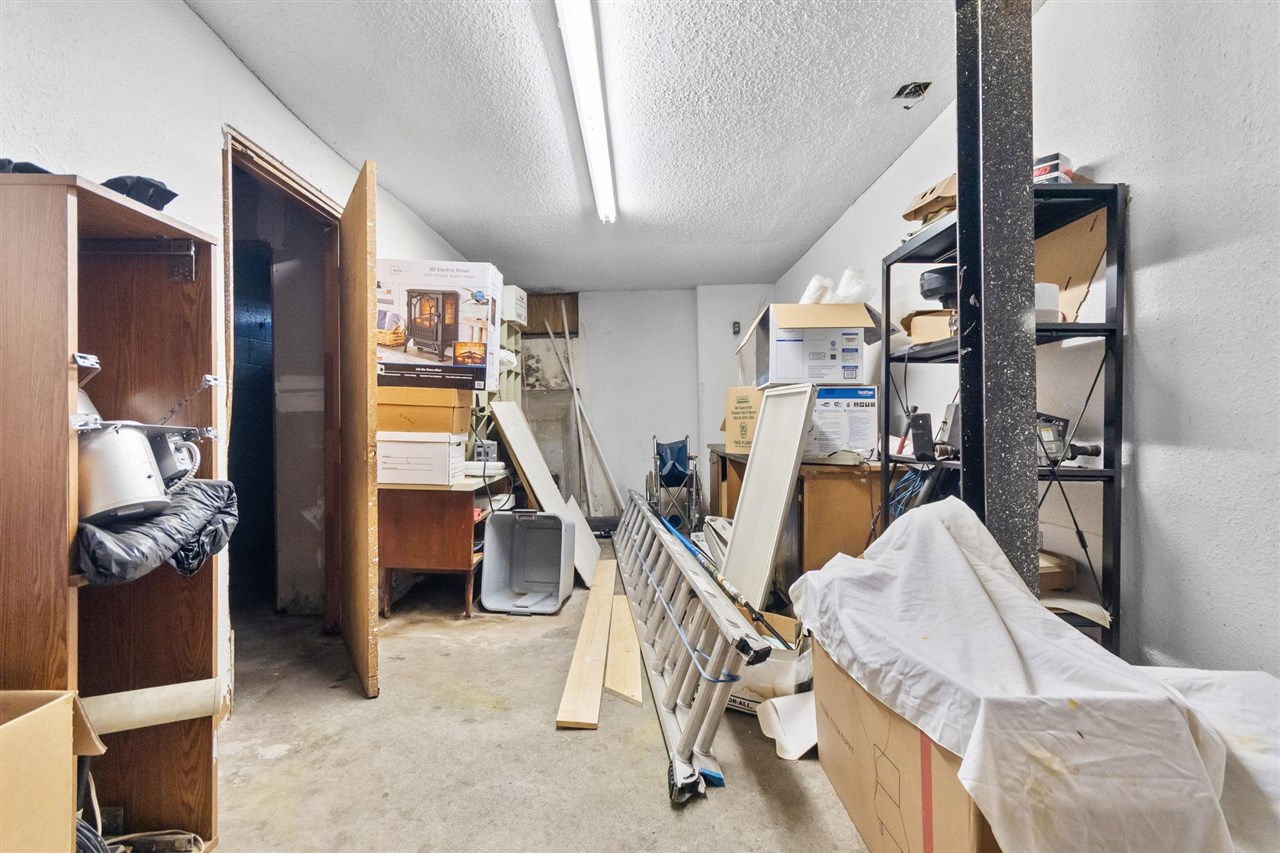 920 Clay Street Property Photo 16