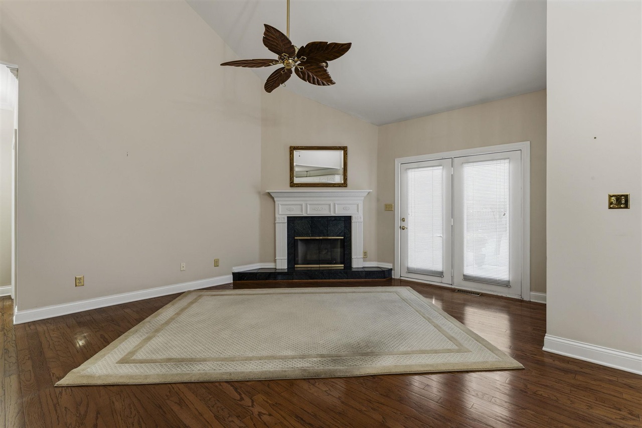 1055 St Andrews Circle Property Photo 8
