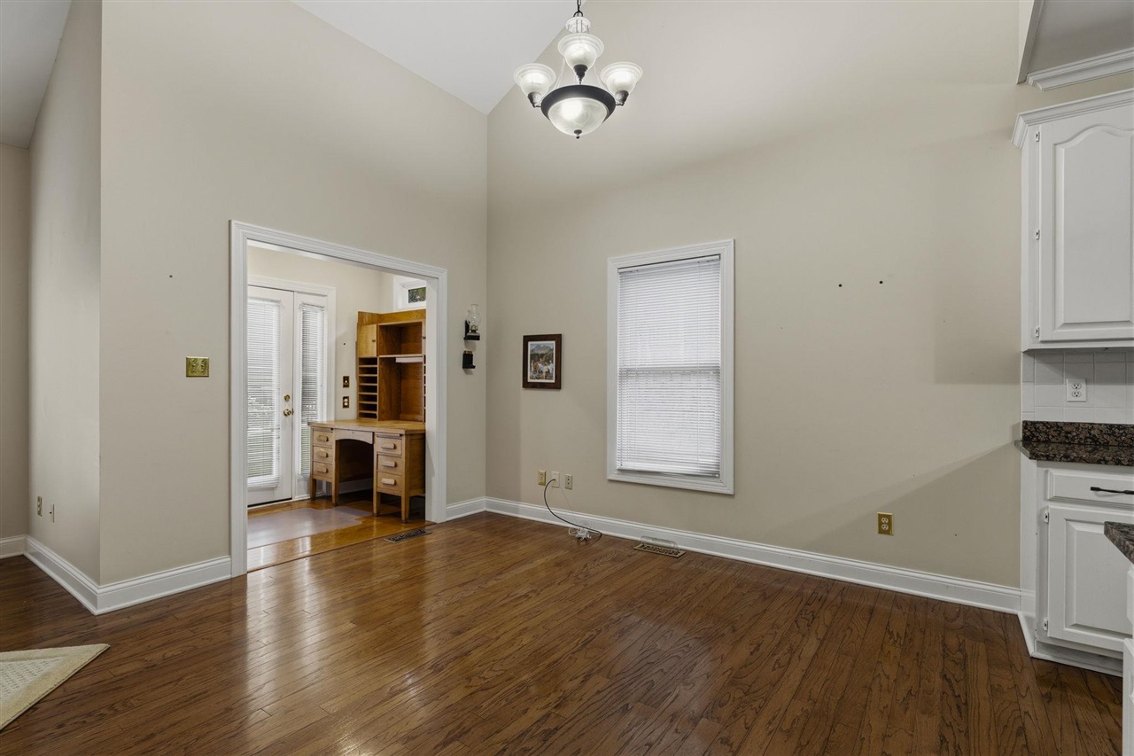 1055 St Andrews Circle Property Photo 10