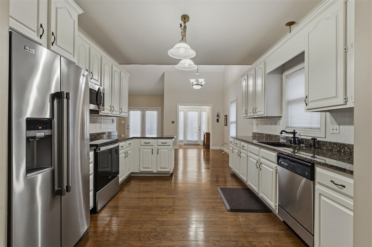 1055 St Andrews Circle Property Photo 11