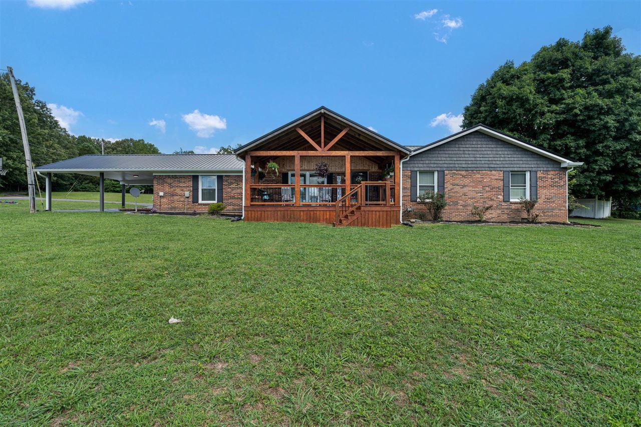 301 Sunset Hill Drive Property Photo 1