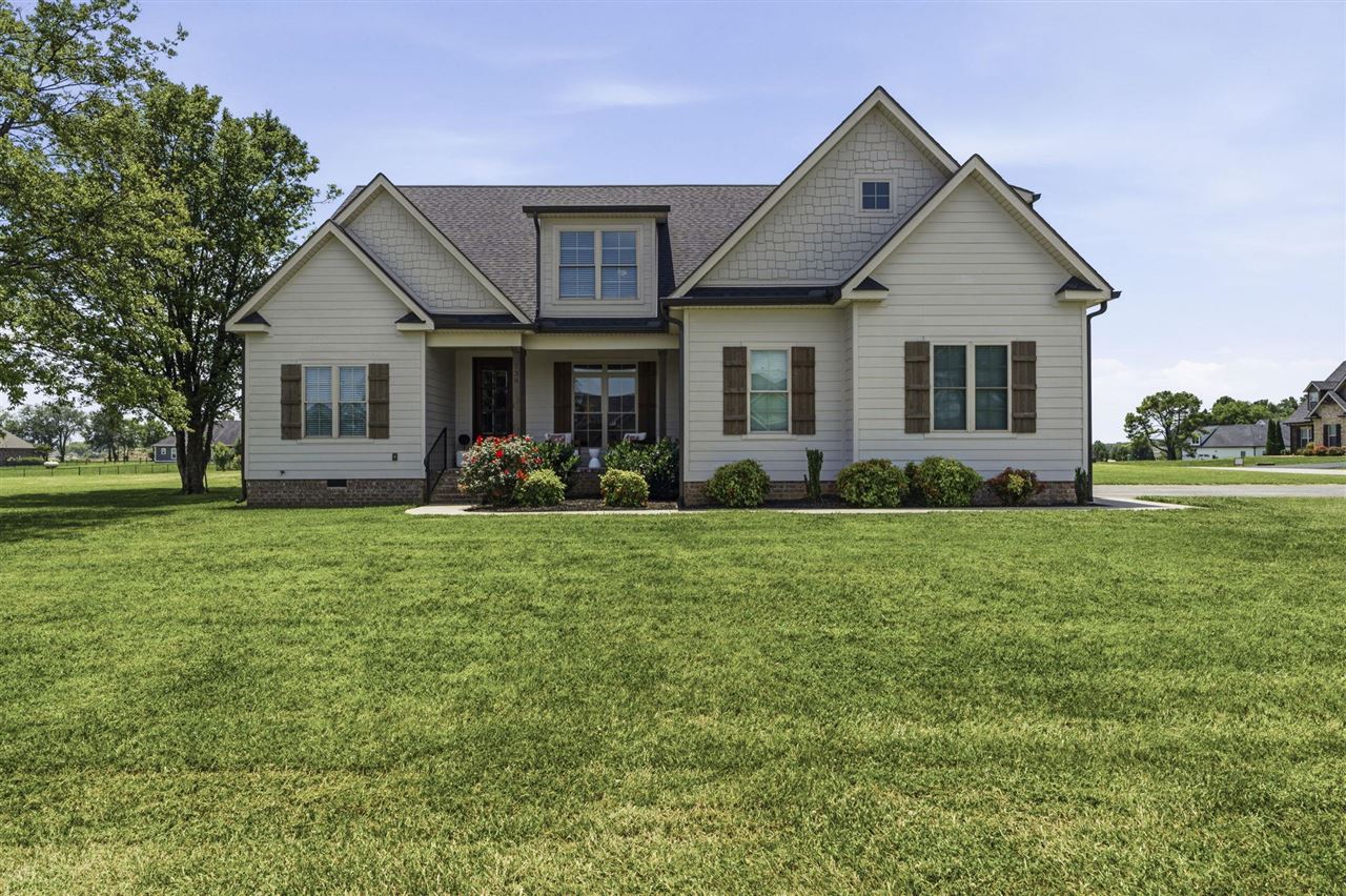 738 Emma Lane