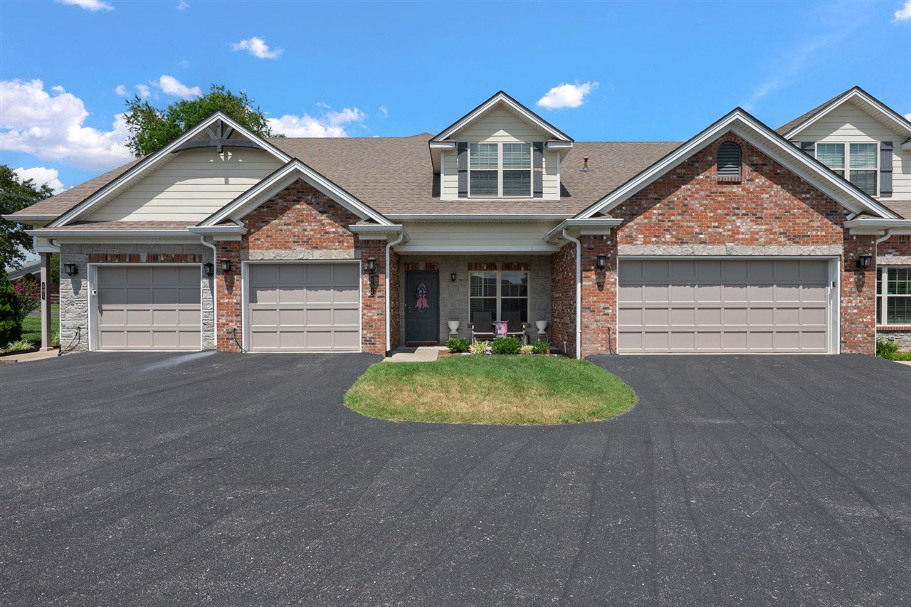 208 Chippewa Drive Property Photo 1