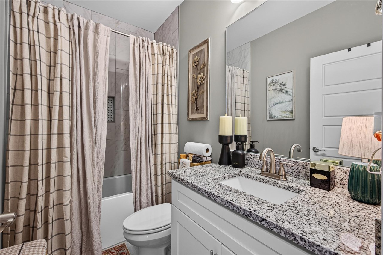 2727 Cedrus Avenue Property Photo 16