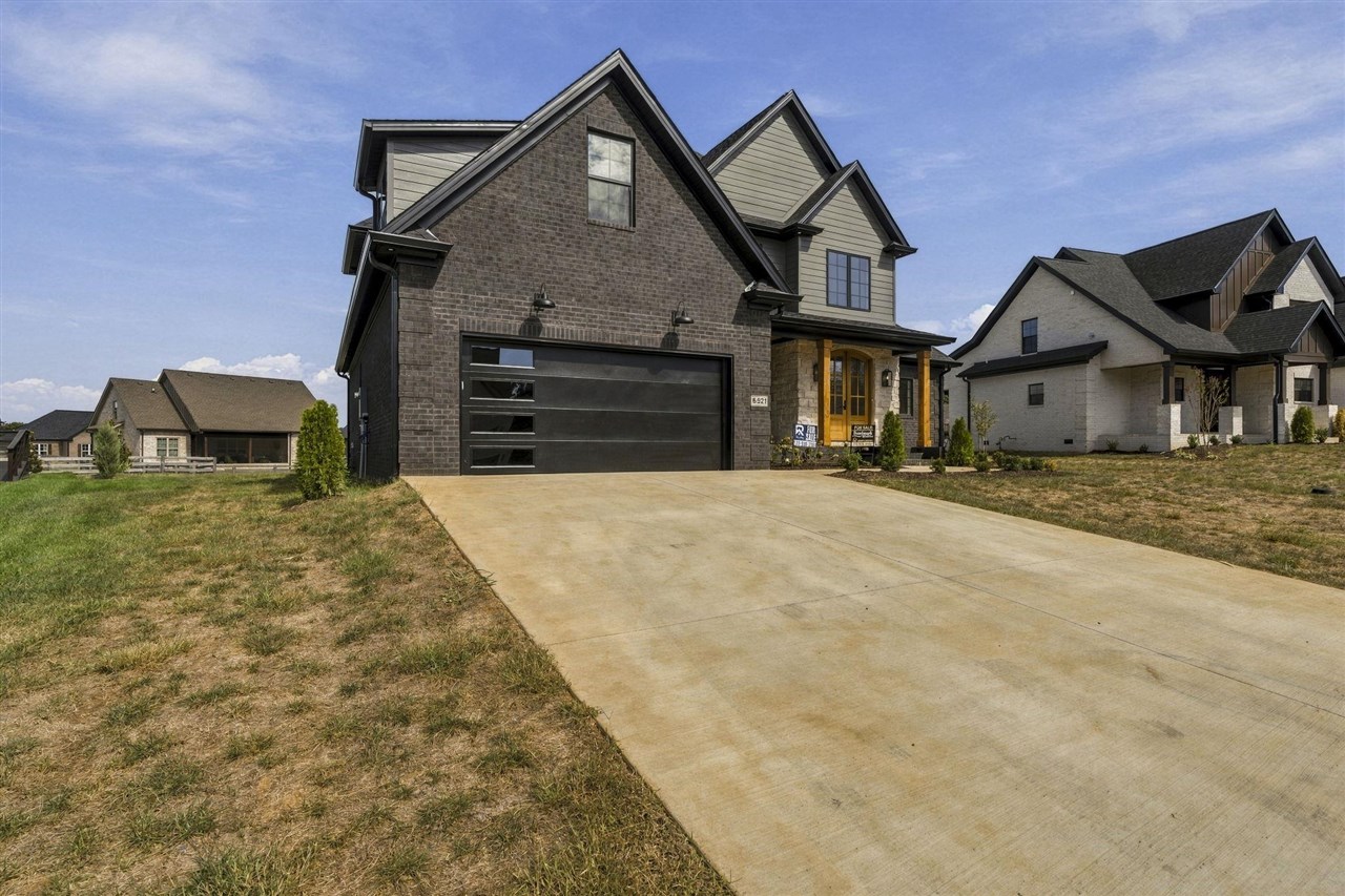 6521 Summer Shade Circle Property Photo 3