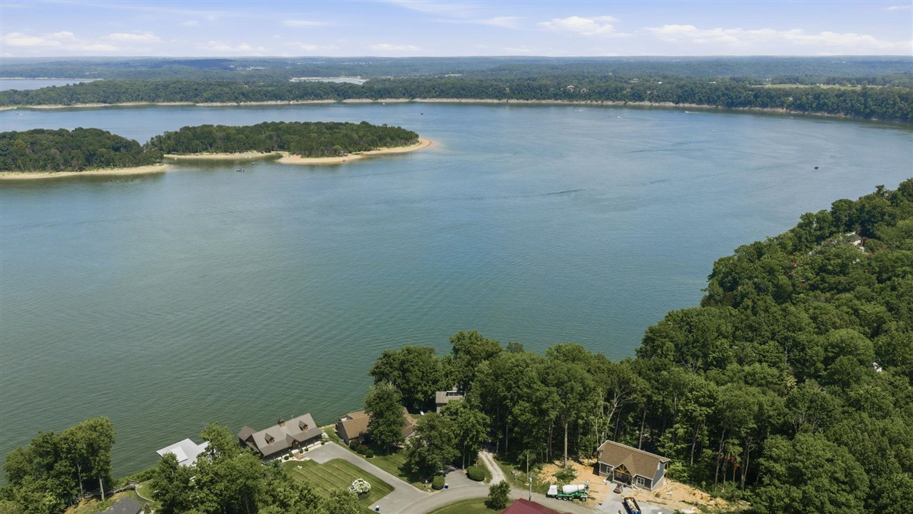 93 Lakeview Drive