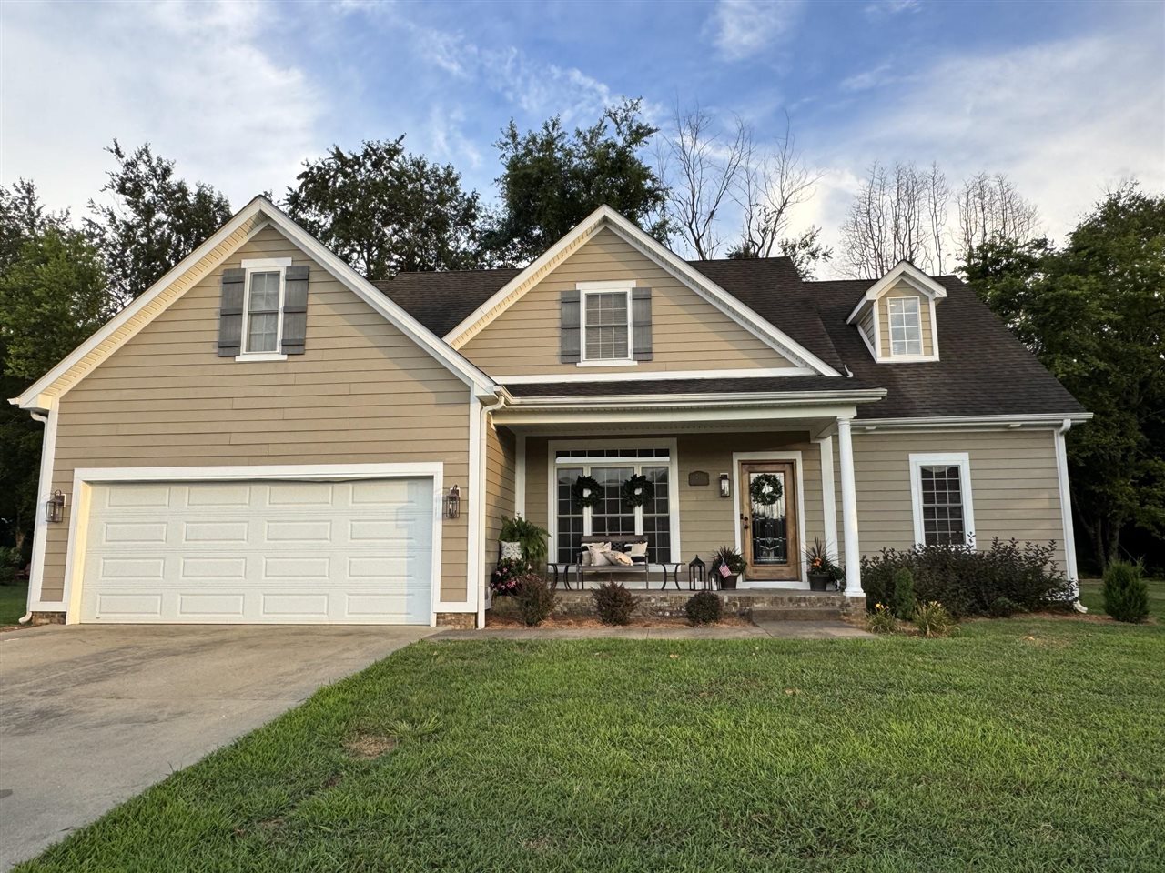 211 Hayden Heady Circle Property Photo 1