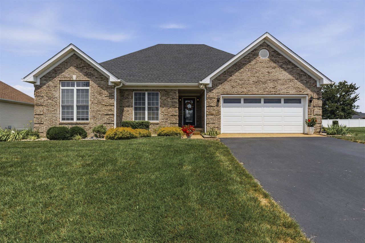 693 Muirfield Circle Property Photo 1