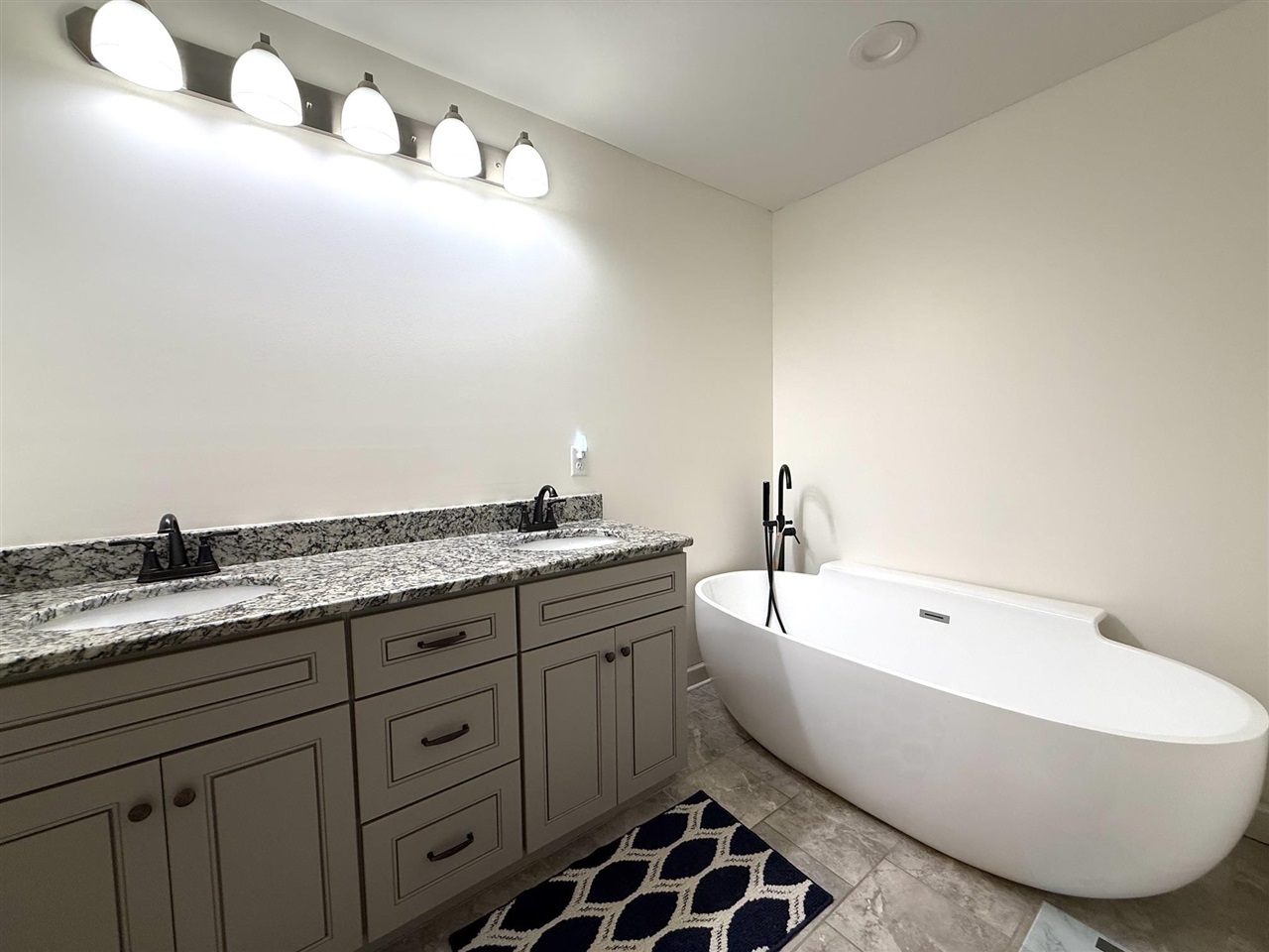 5475 Hackberry Lane Property Photo 13