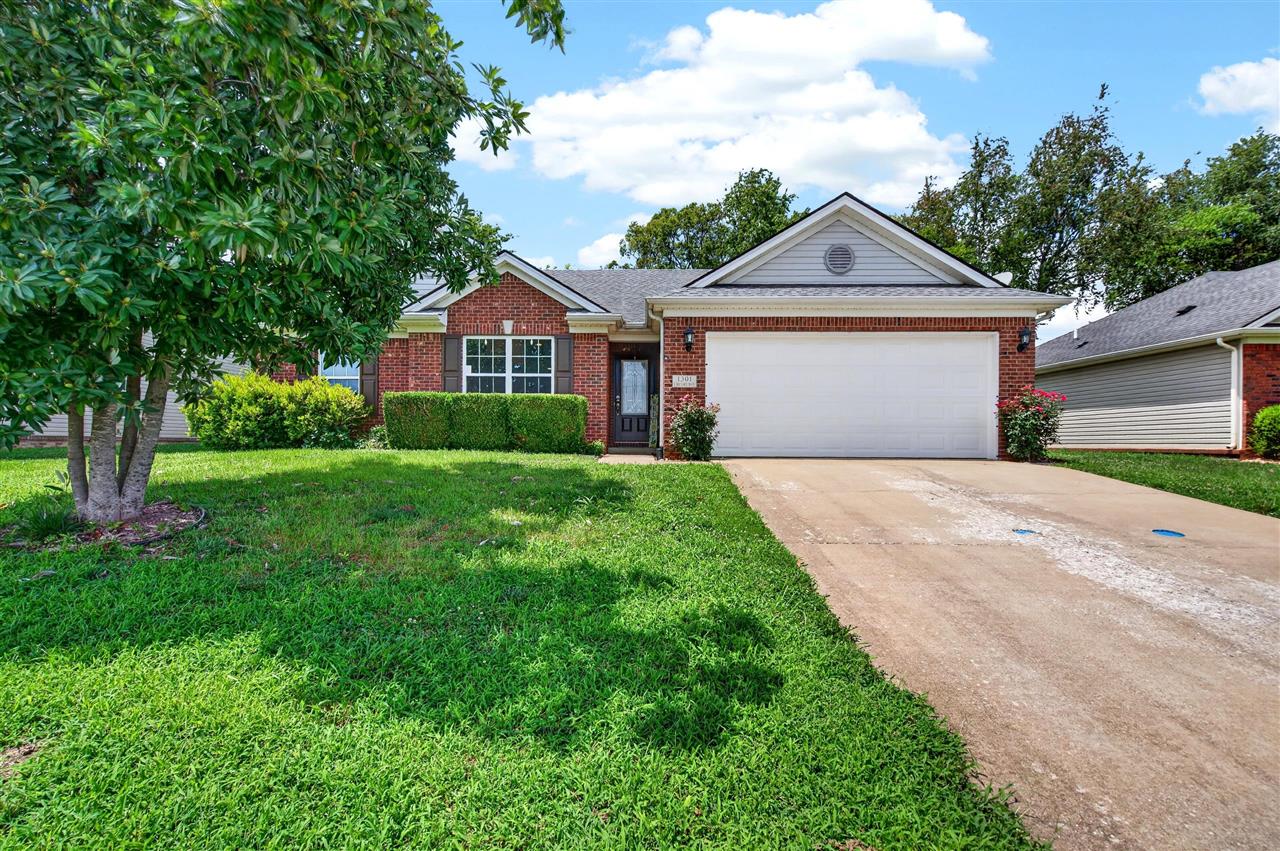 1301 Chicory Way Property Photo 1