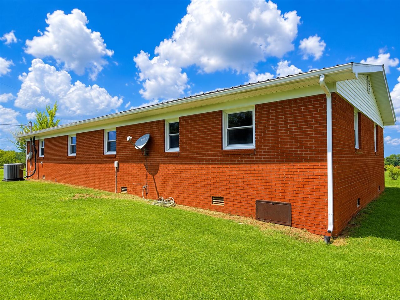 1199 Flat Rock Road Property Photo 7