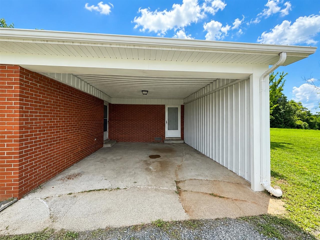 1199 Flat Rock Road Property Photo 9