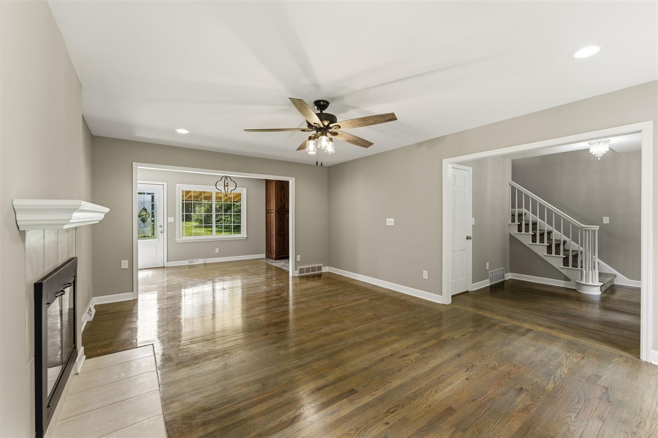 2904 Smallhouse Road Property Photo 4