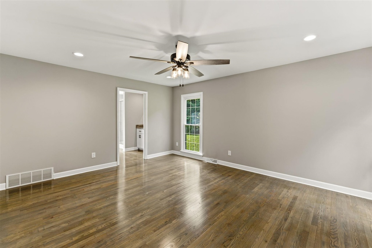 2904 Smallhouse Road Property Photo 8