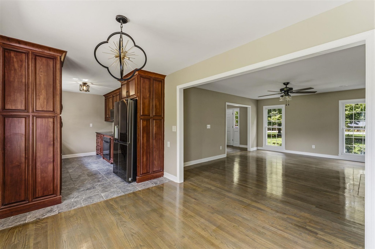 2904 Smallhouse Road Property Photo 11