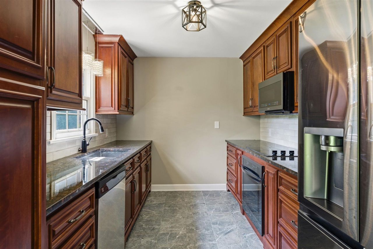 2904 Smallhouse Road Property Photo 14