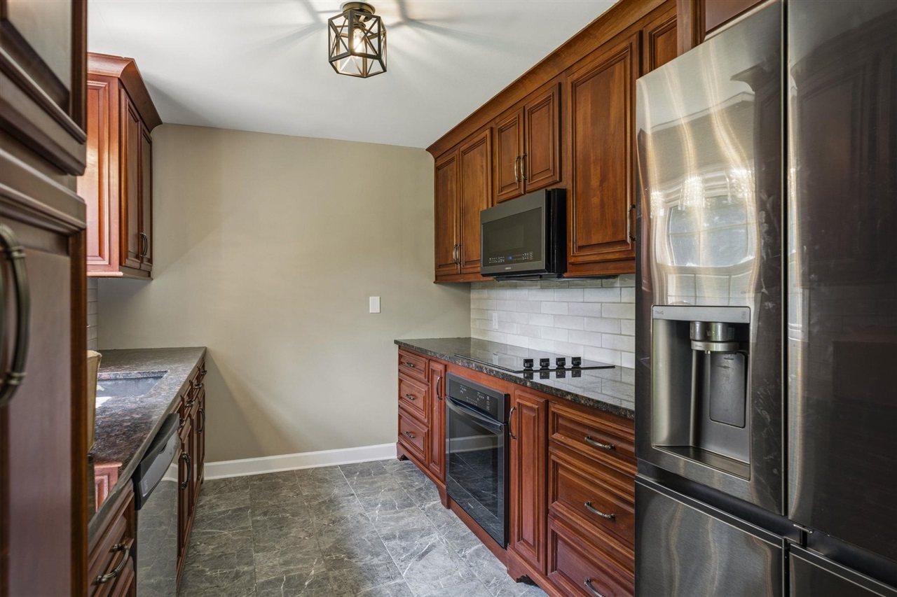 2904 Smallhouse Road Property Photo 15