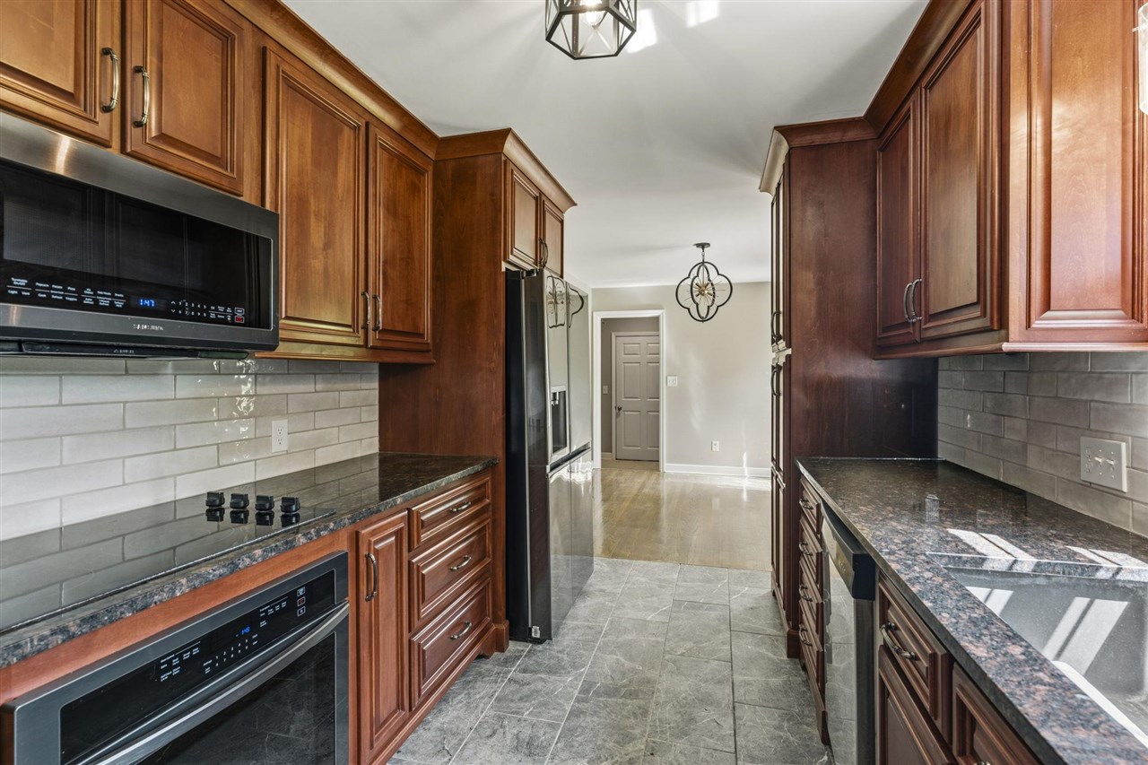 2904 Smallhouse Road Property Photo 16